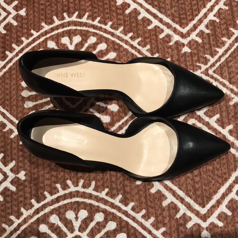 NINE WEST KITTEN HEELS